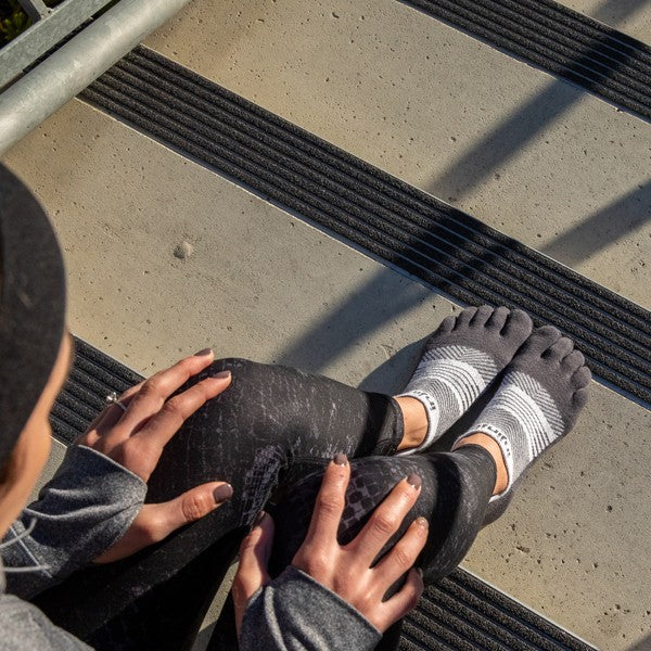 Baskets invisibles Injinji pour femmes, grises