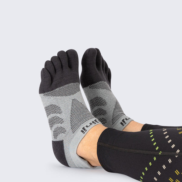 Chaussures invisibles Injinji Ultra Run pour femmes, grises